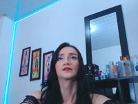 I am a very horny trans and daring I
like to show my butt in the camera