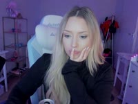 Hey daar! Mijn naam is Nina ❤️
Ik ben een lekkere geile dame en ik doe graag sexy dingen, zoals hier mijn grote kont en borsten laten zien hehe..