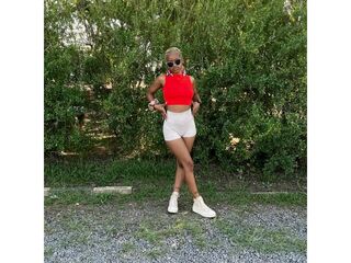 hot cam girl masturbating with sextoy BellzRosee