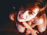 hot camwhore CleoCharm