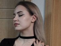 cam girl playing with sextoy GwennBold