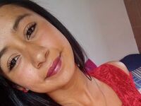 camwhore masturbating with dildo LausLopez