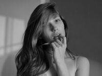 chat with cam SophieLix