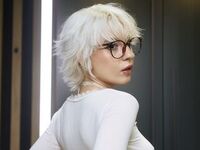 shaved pussy webcam HelenMoonlight