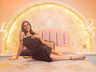 hot cam slut AishaCarpenter