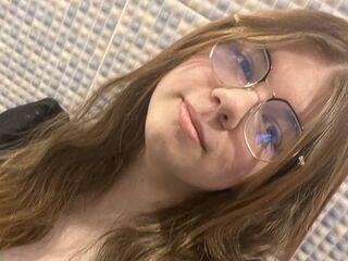 camwhore shaving pussy AminaBlooms