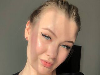 fingering ArlettaVatter