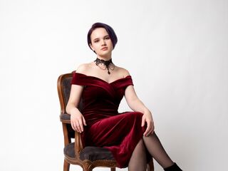 cam girl playing with dildo BillieColeson
