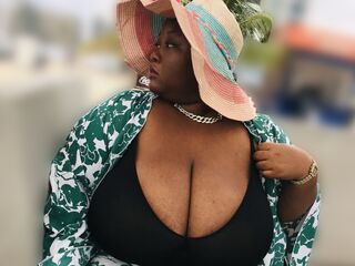 naked cam girl masturbating with vibrator BriannaBabs