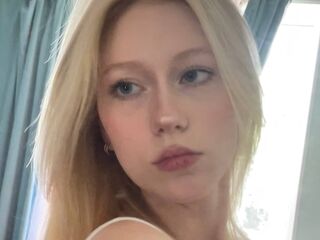 camwhore fingering pussy CeciliaWhithrock