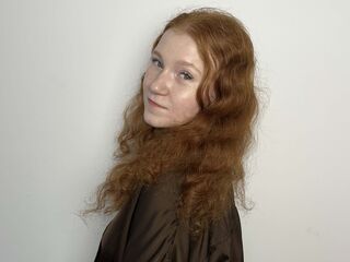 camslut showing tits CharlotteMunter