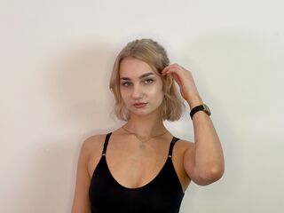 girl CleoHarringtons