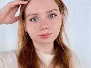 nude webcamgirl CreolaMarn