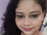 live striptease CurvySoniya