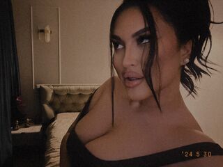 topless webcamgirl DaphneAver