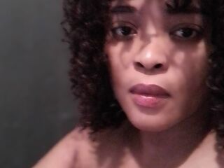 naughty camgirl masturbating DelicateDiamond