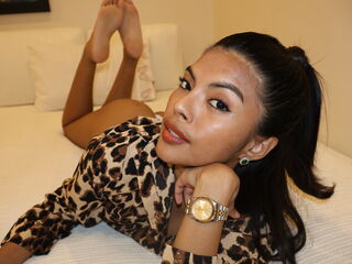 masturbating cam girl DemiLevia