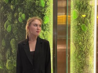 live strip tease show EdaNoreikaite