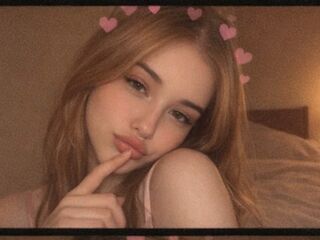 camgirl playing with vibrator ElaraWinslow