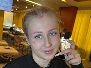 livesex EmelinaKrider