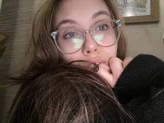 free live webcam sex EmilyLoven