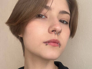 live free chat EssieAcheampong