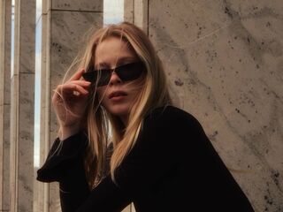 naughty webcamgirl JenaeWaneka