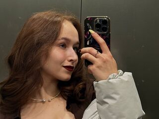 hot cam girl fingering shaved pussy JulieLamb