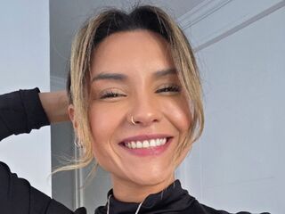 shaved pussy cam JuliettaDiaz