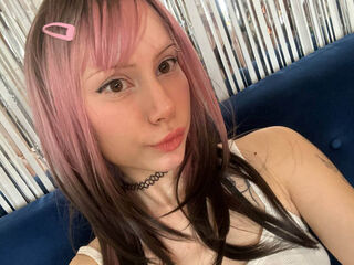 webcam girl KayaSnowy