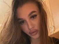 naked webcam girl photo KyraVictorine