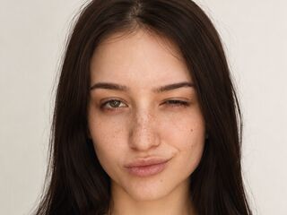 camgirl masturbating with vibrator LolaAlicanto