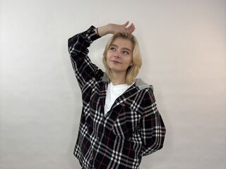 naughty LorieYancy