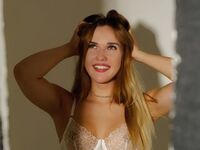 cam girl masturbating with vibrator MadisonAllin