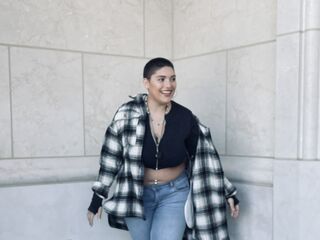 camgirl spreading pussy MercedesGreen