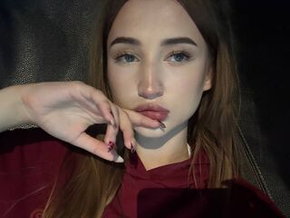topless webcam girl MiaLum