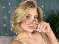 cam girl masturbating with sextoy MilaMelson