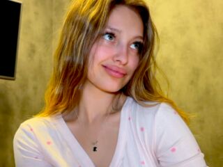 webcam girl chat room MileyWilson