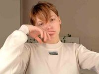 cam girl playing with vibrator OdetteBickford