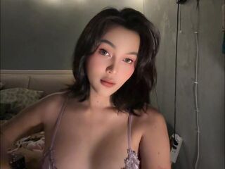 camgirl masturbating with dildo OlaYasami