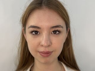 naughty camgirl masturbating with dildo PaulettaRerucha