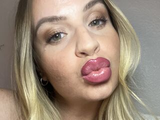 cam girl playing with vibrator PeachyyBunnyy
