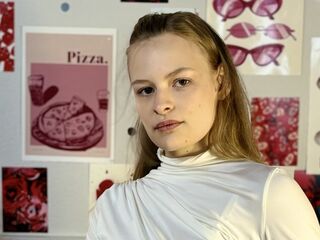 chat room photo RaeannCeronsky