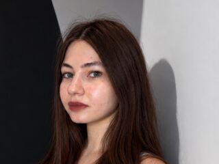 teasercam RoselynSvatek