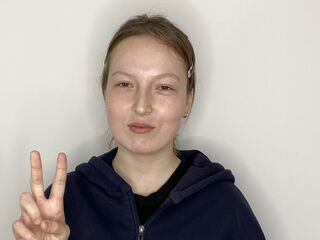 girl fingering shaved pussy RosendaGaro