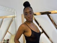 chat with cam SelenaRoas