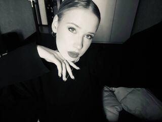 naked webcam girl SherieMcwayne