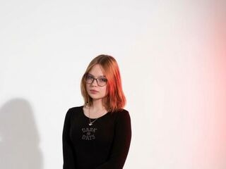 shaved pussy cam SuzanGoldstein