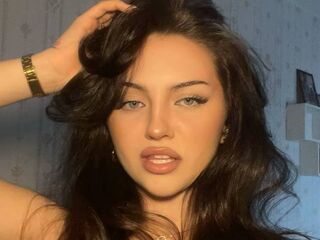 topless cam girl TalithaManzer