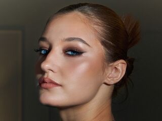 hot cam girl spreading pussy VerniaGrenon